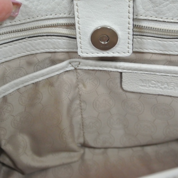Michael Kors white leather purse - Picture 9 of 11